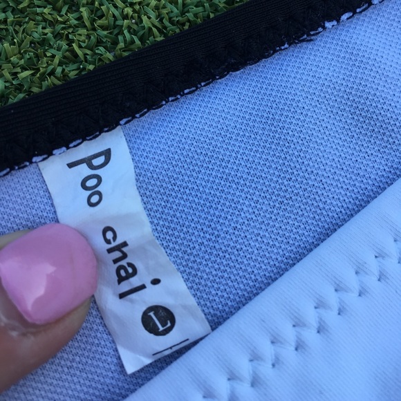 Black and white bikini - Picture 3 of 3